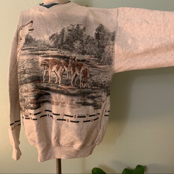 🐺 Art Unlimited Wolf Sweatshirt 🐺 - Picture 3 of 9